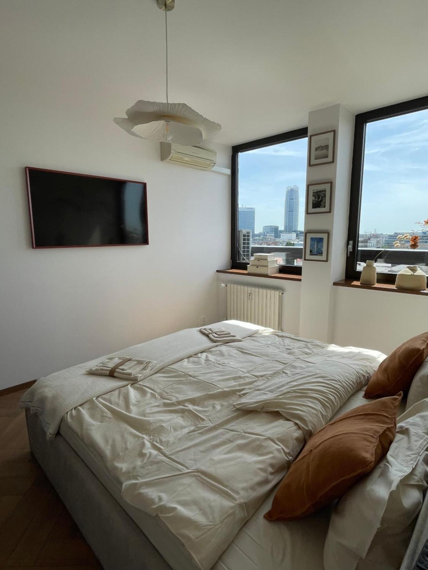 Panorama View Design Apt In Old Town - Free Parking Bratislava Extérieur photo