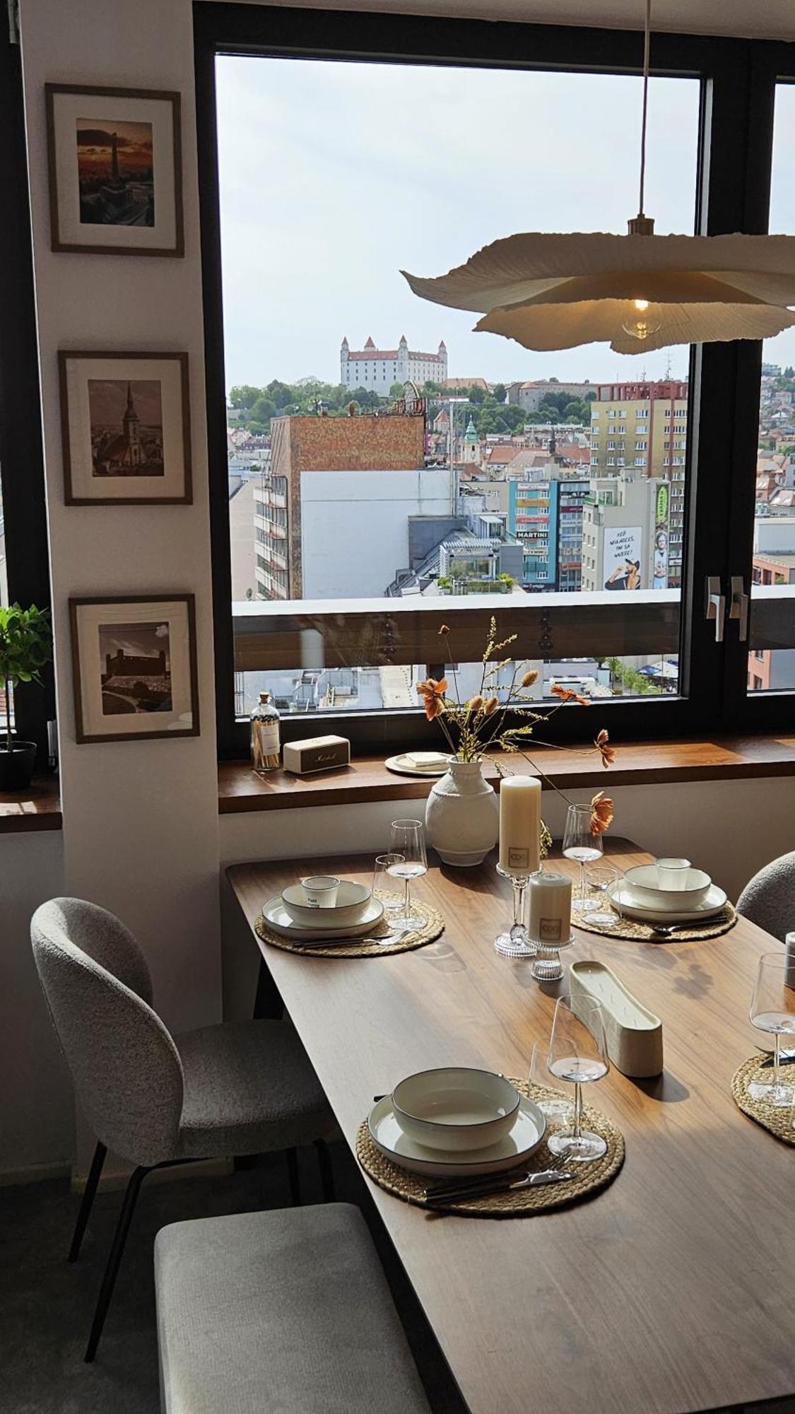 Panorama View Design Apt In Old Town - Free Parking Bratislava Extérieur photo